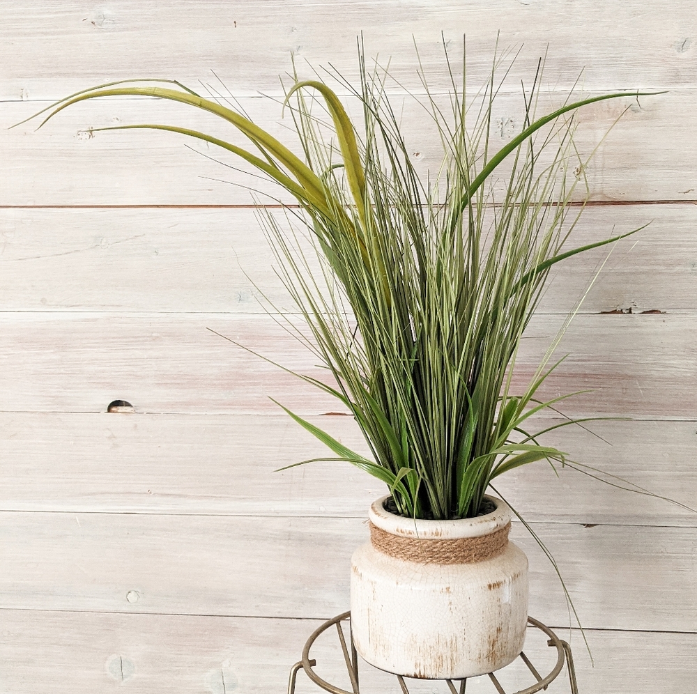 Wheatgrass/lemongrass faux potted plant